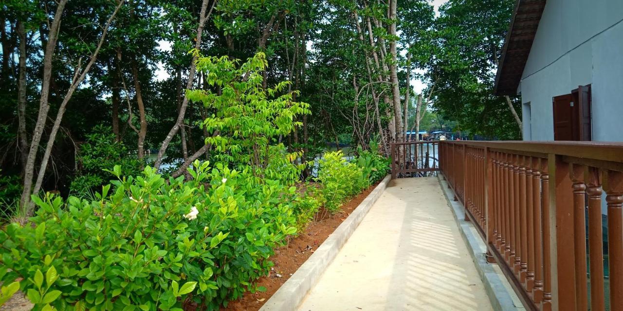 Noor Arfa River Chalet Куала Теренгану Екстериор снимка